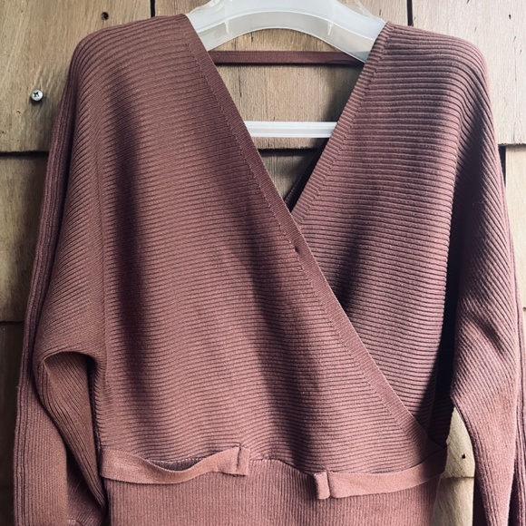 Rosie Harlow Juniors' Surplice-Neck Dolman-Sleeve Dress - Cappuccino Size L - Picture 3 of 9